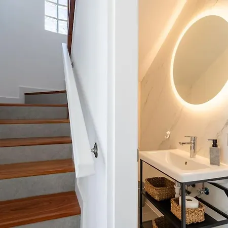 Sea La Vie By Buenavilla